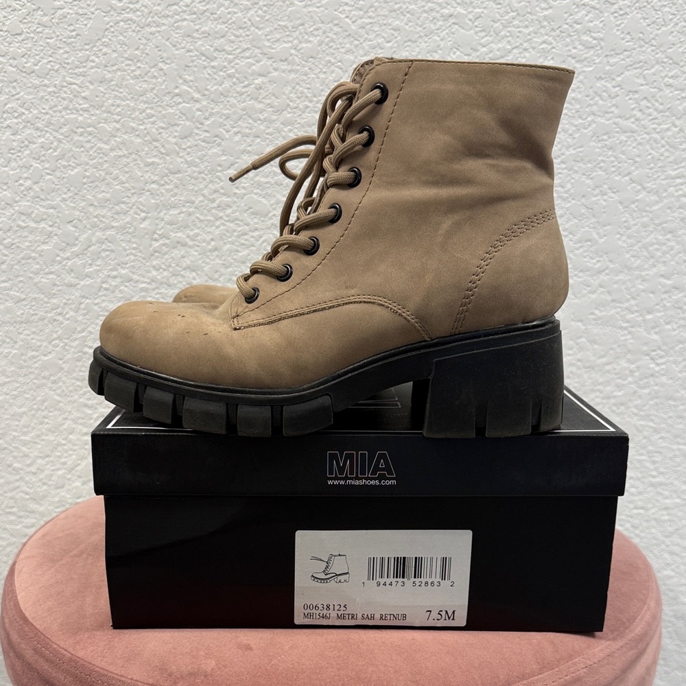 MIA Women's Brown Lace-Up Boots
